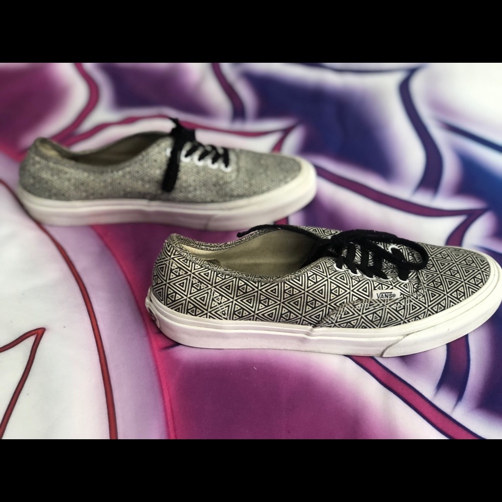Vans - Picture 3 of 6